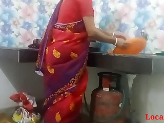 Desi Bengali desi Regional Indian Bhabi Kitchen Sex In Red Saree ( Official Video Overwrought Localsex31)